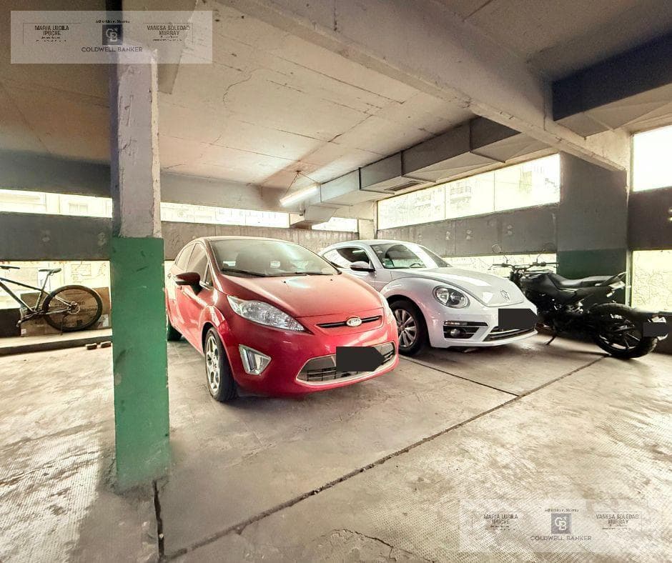 Garage for Sale in Palermo