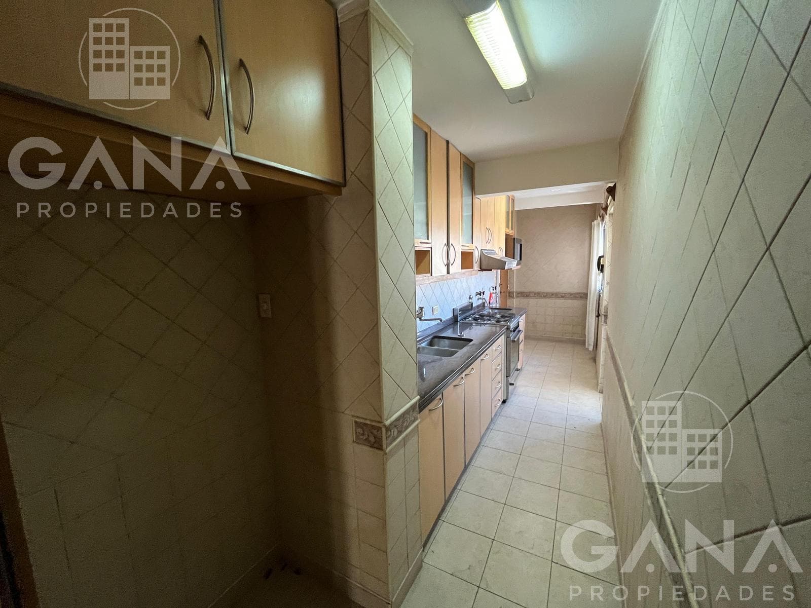 3-Bedroom Apartment for Sale with Spacious Balconies, Cordoba 1623