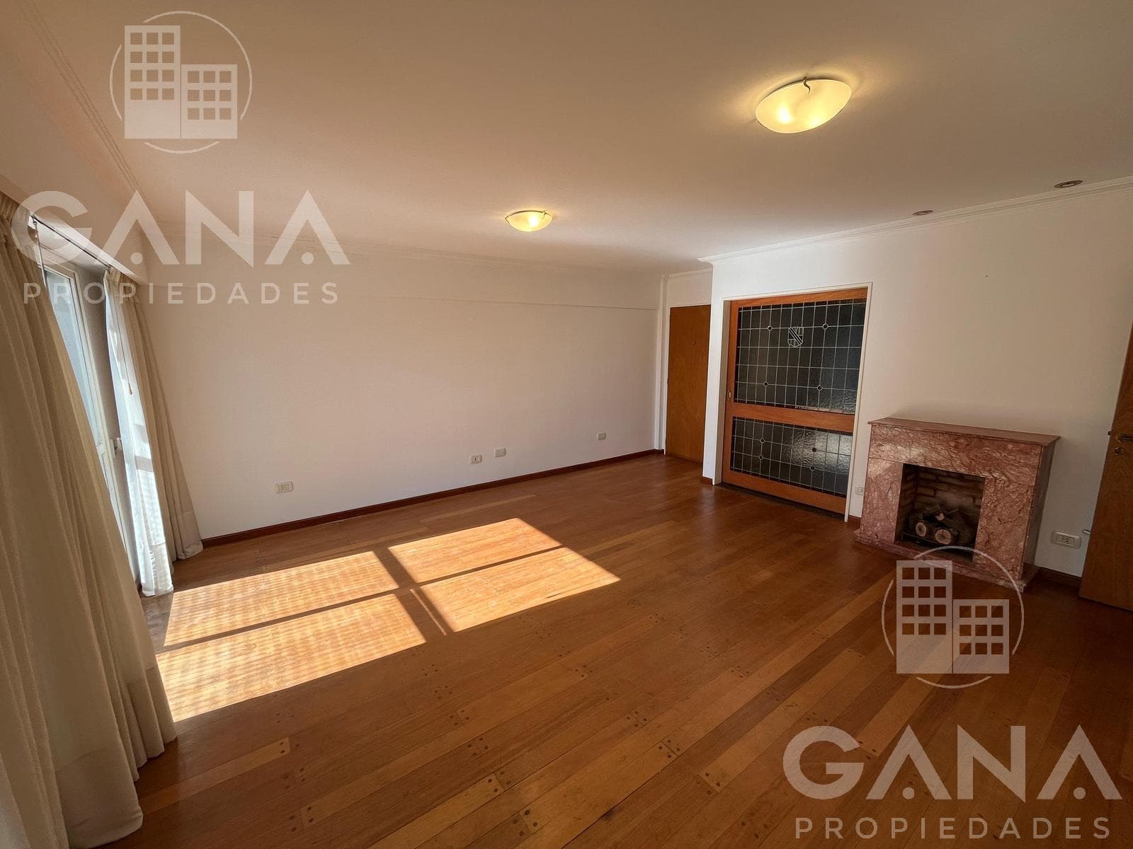 3-Bedroom Apartment for Sale with Spacious Balconies, Cordoba 1623