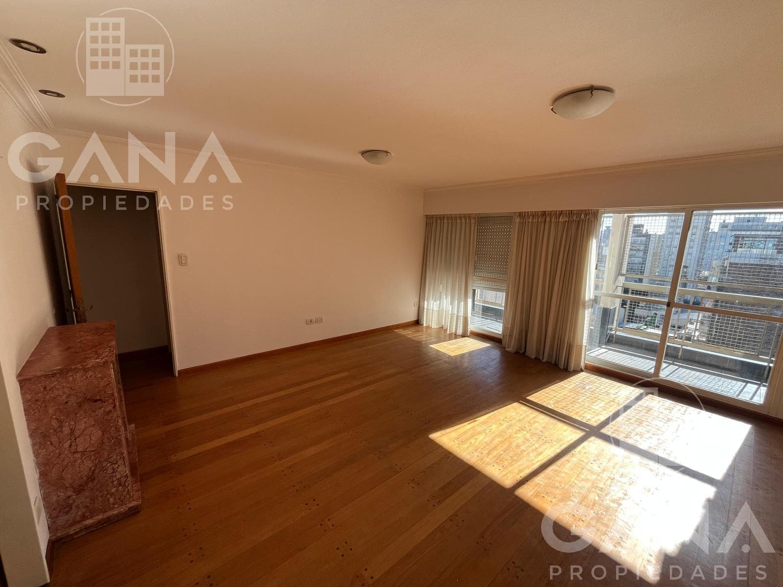 3-Bedroom Apartment for Sale with Spacious Balconies, Cordoba 1623