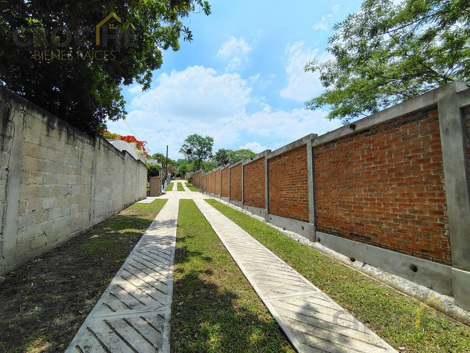 Land for sale with a building on it in the El Chico community, Emiliano Zapata, Veracruz