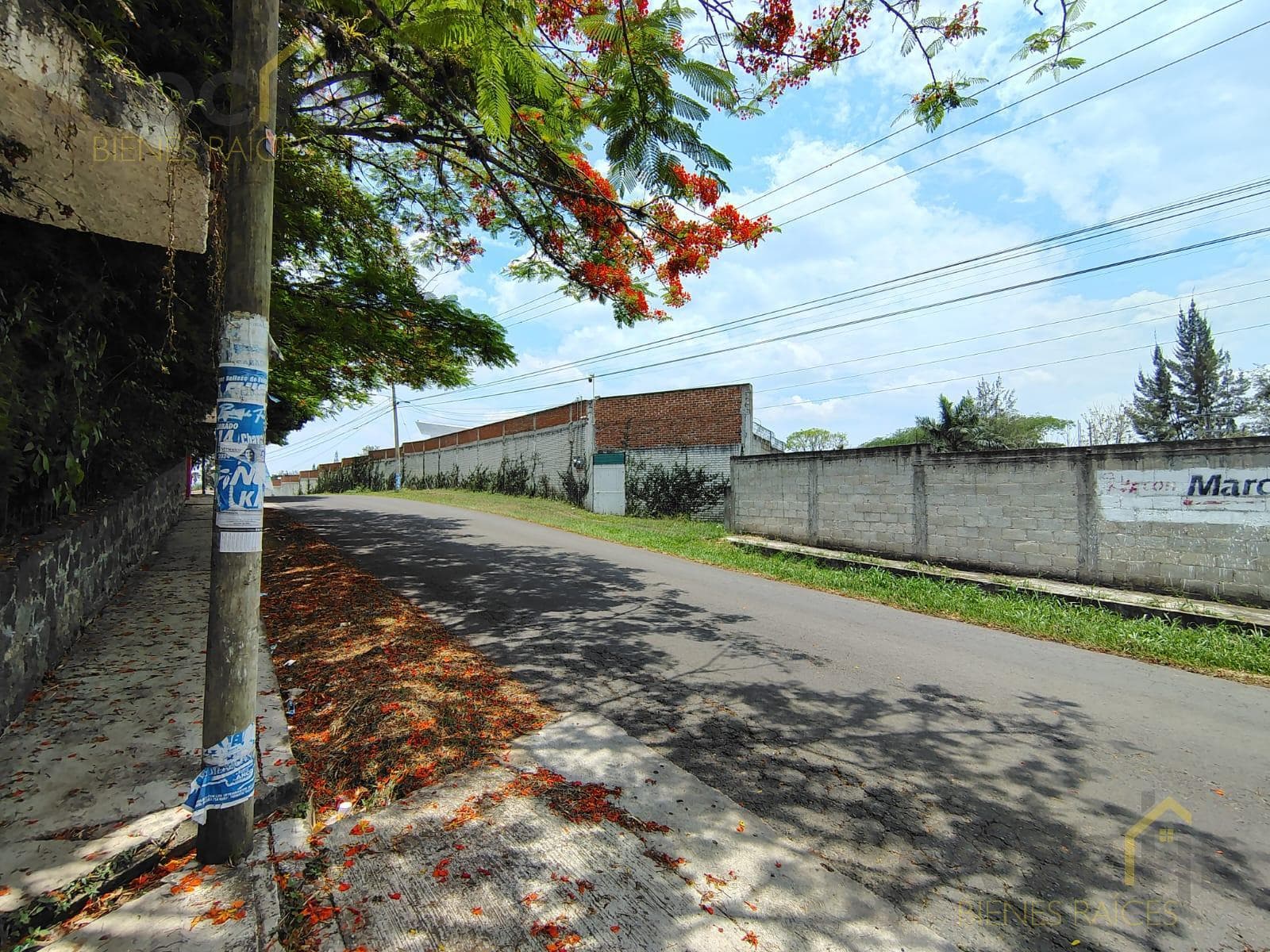 Land for sale with a building on it in the El Chico community, Emiliano Zapata, Veracruz