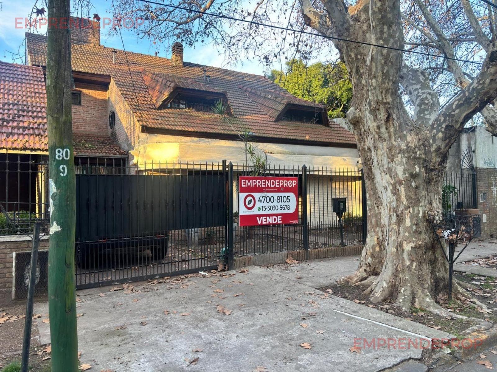 Casa con jardín y pileta en inmejorable ubicación. Apto Crédito