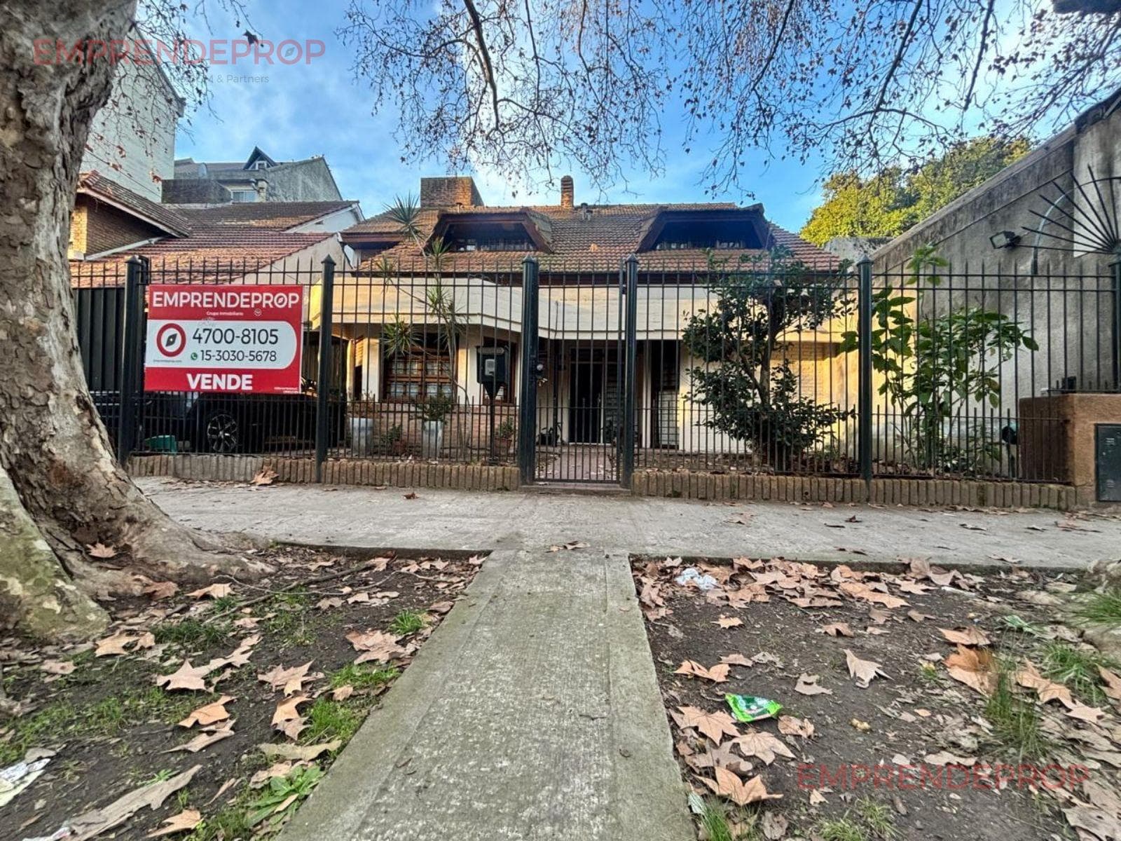 Casa con jardín y pileta en inmejorable ubicación. Apto Crédito