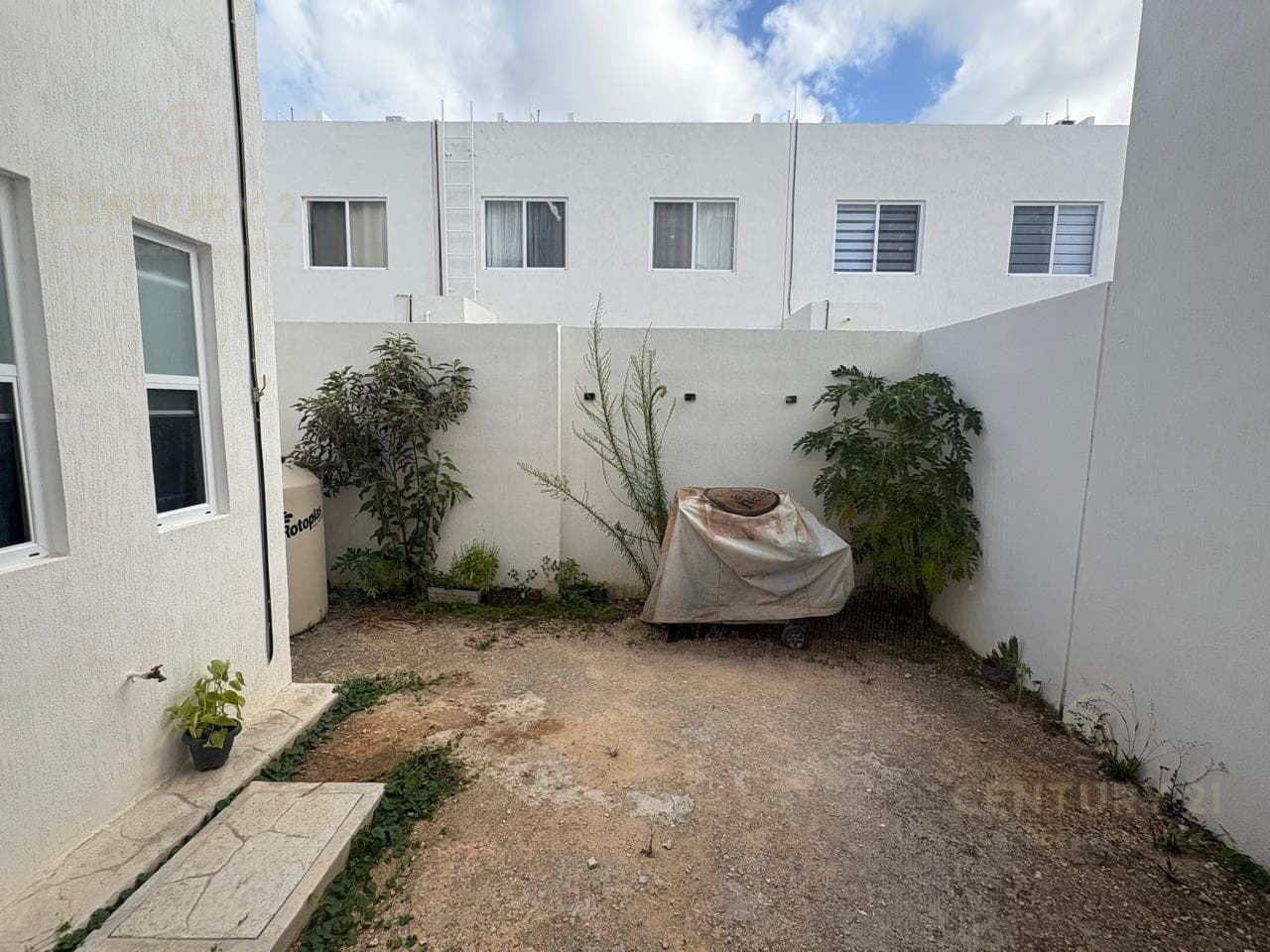 Casa 3 Recamaras en Venta en Jardines del Sur Cancun | C4025