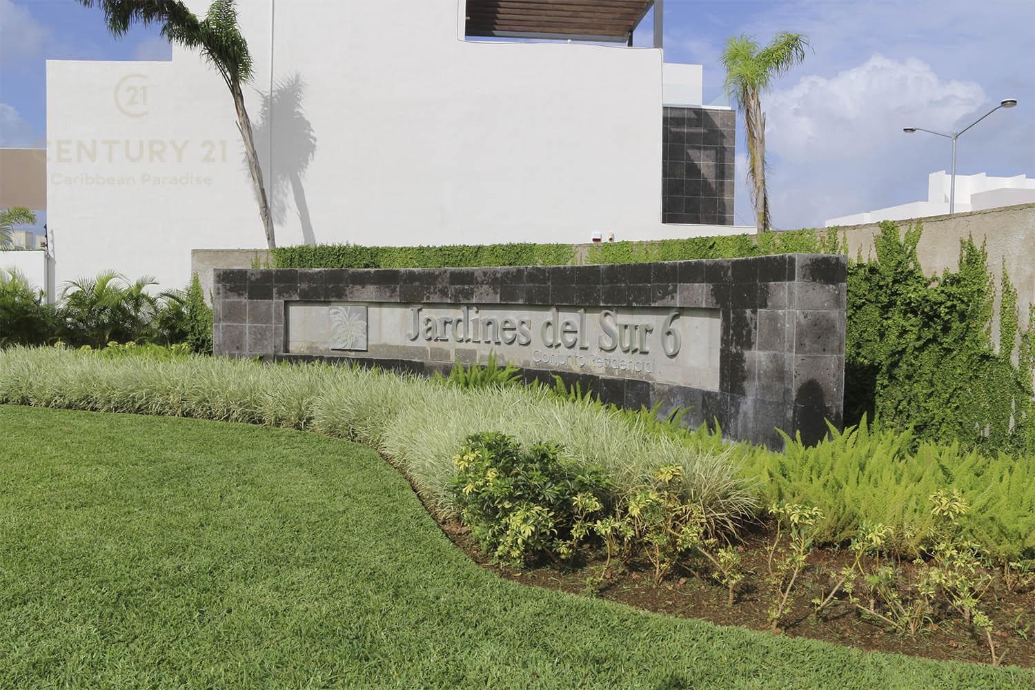 Casa 3 Recamaras en Venta en Jardines del Sur Cancun | C4025