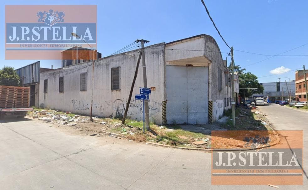 Galpón Industrial 951 m² de Losa y Parabólico - Entre piso - A refaccionar - San Justo