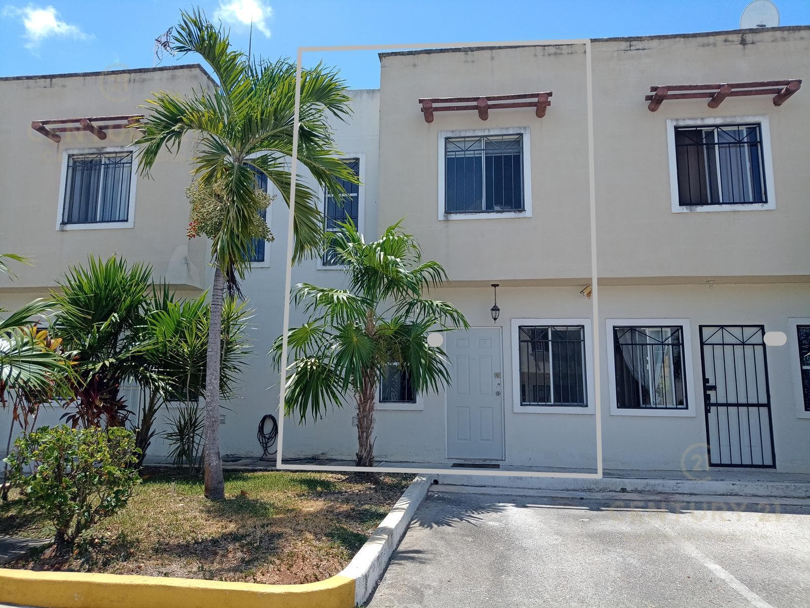 For Sale: Beautiful 2-Bedroom House in the Real Bilbao Subdivision P4407