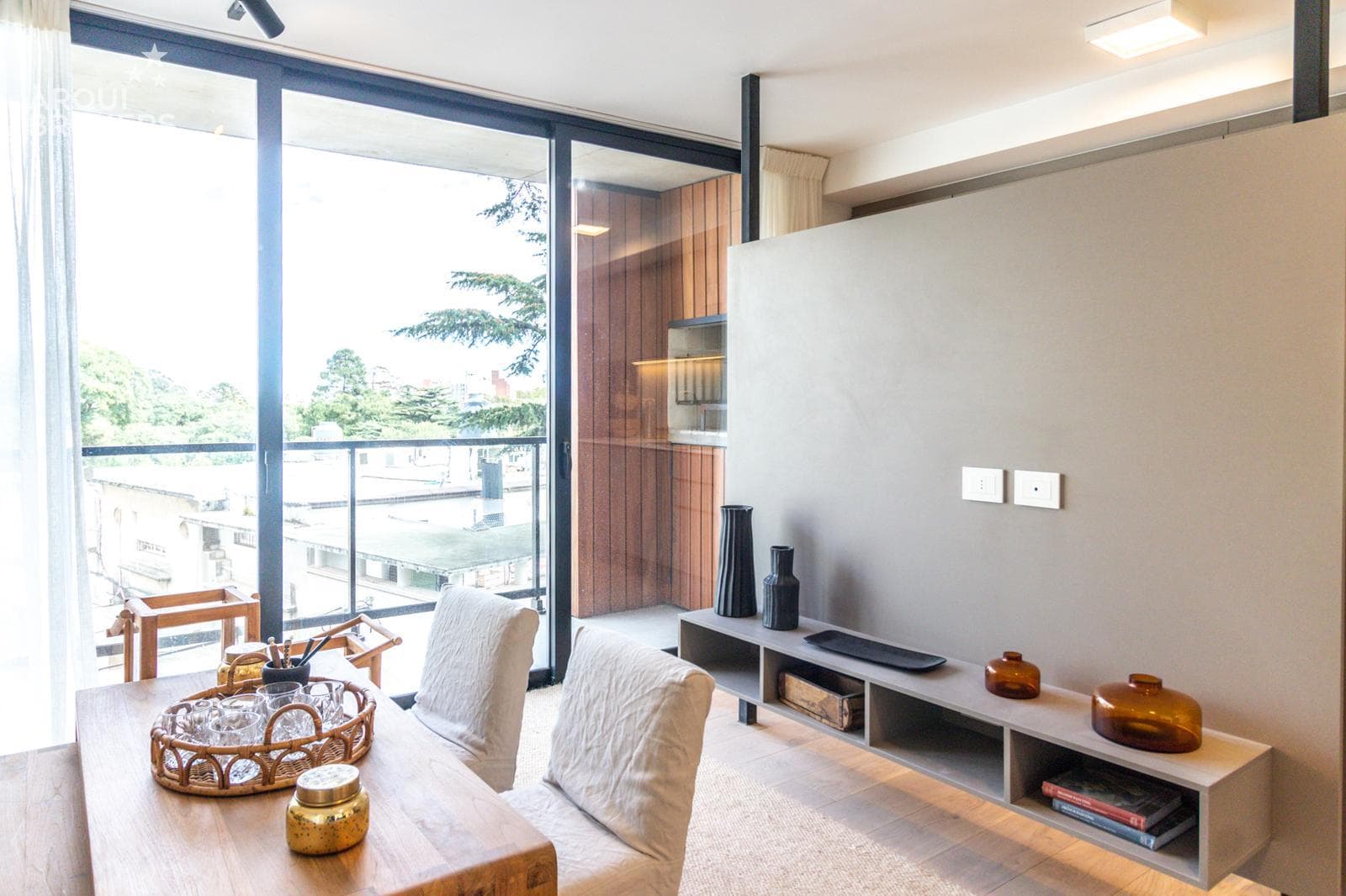 Two-Bedroom Apartment for Sale in Parque Rodó - 002