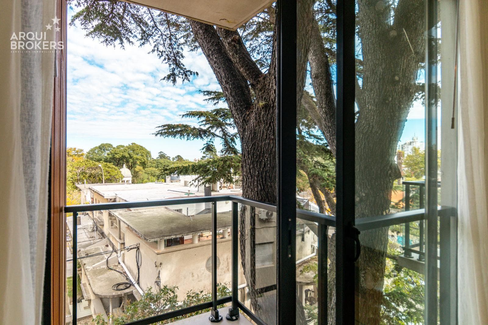 Two-Bedroom Apartment for Sale in Parque Rodó - 402