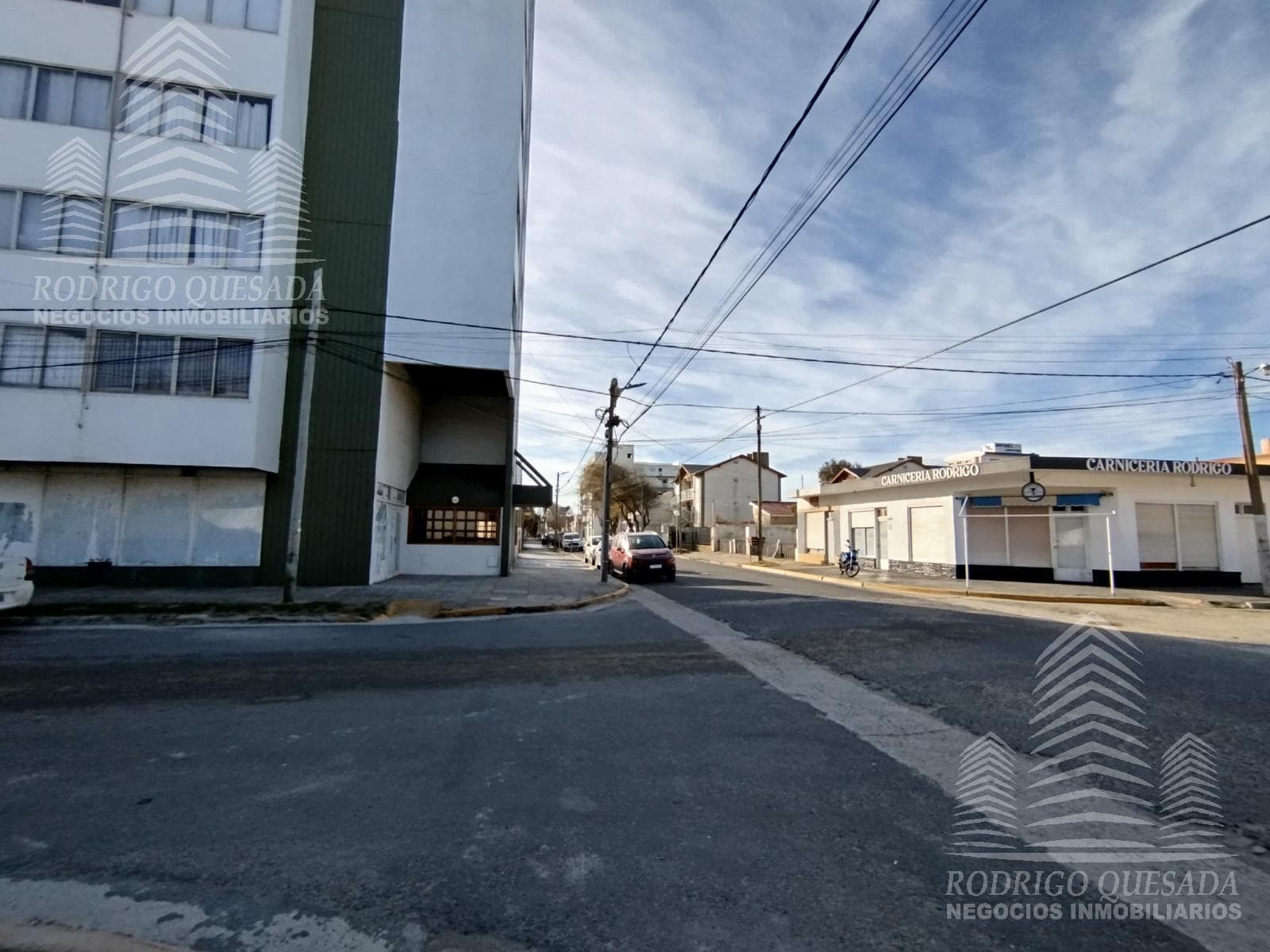 Studio apartment in a great location!!