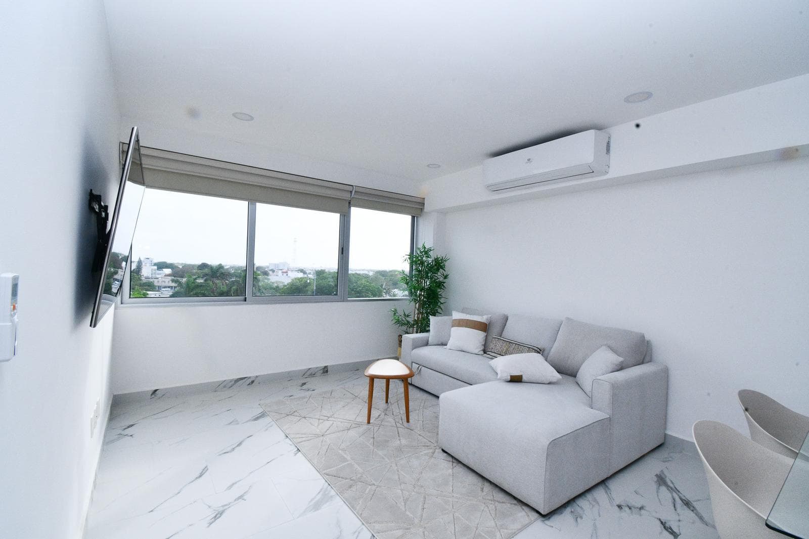 Apartment for Sale in Cancún's Hotel Zone with a Pool