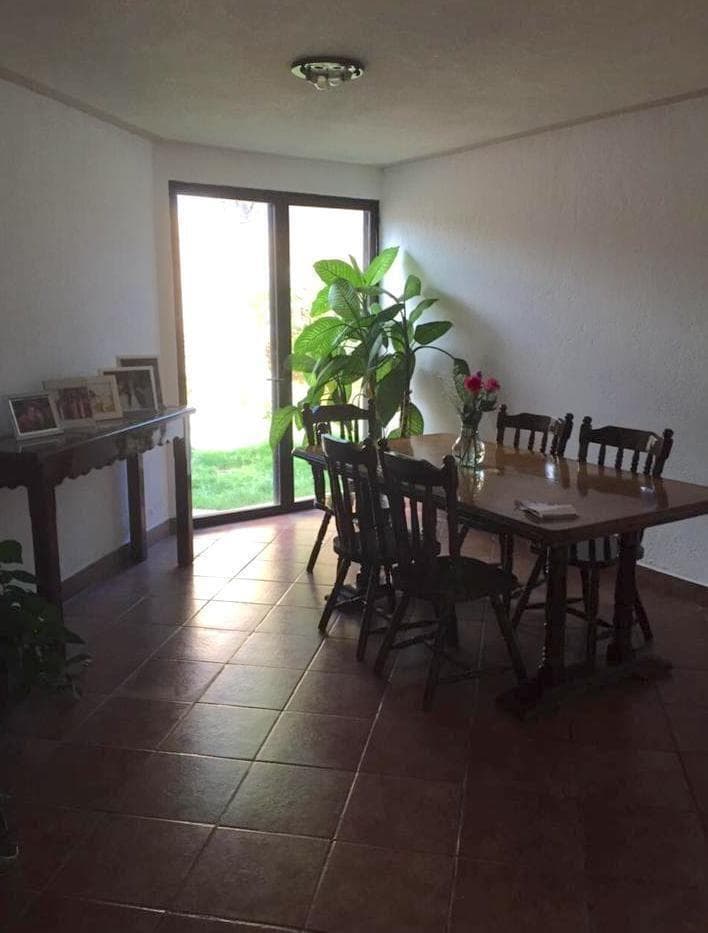 A house in Juriquilla built in a contemporary Mexican style.