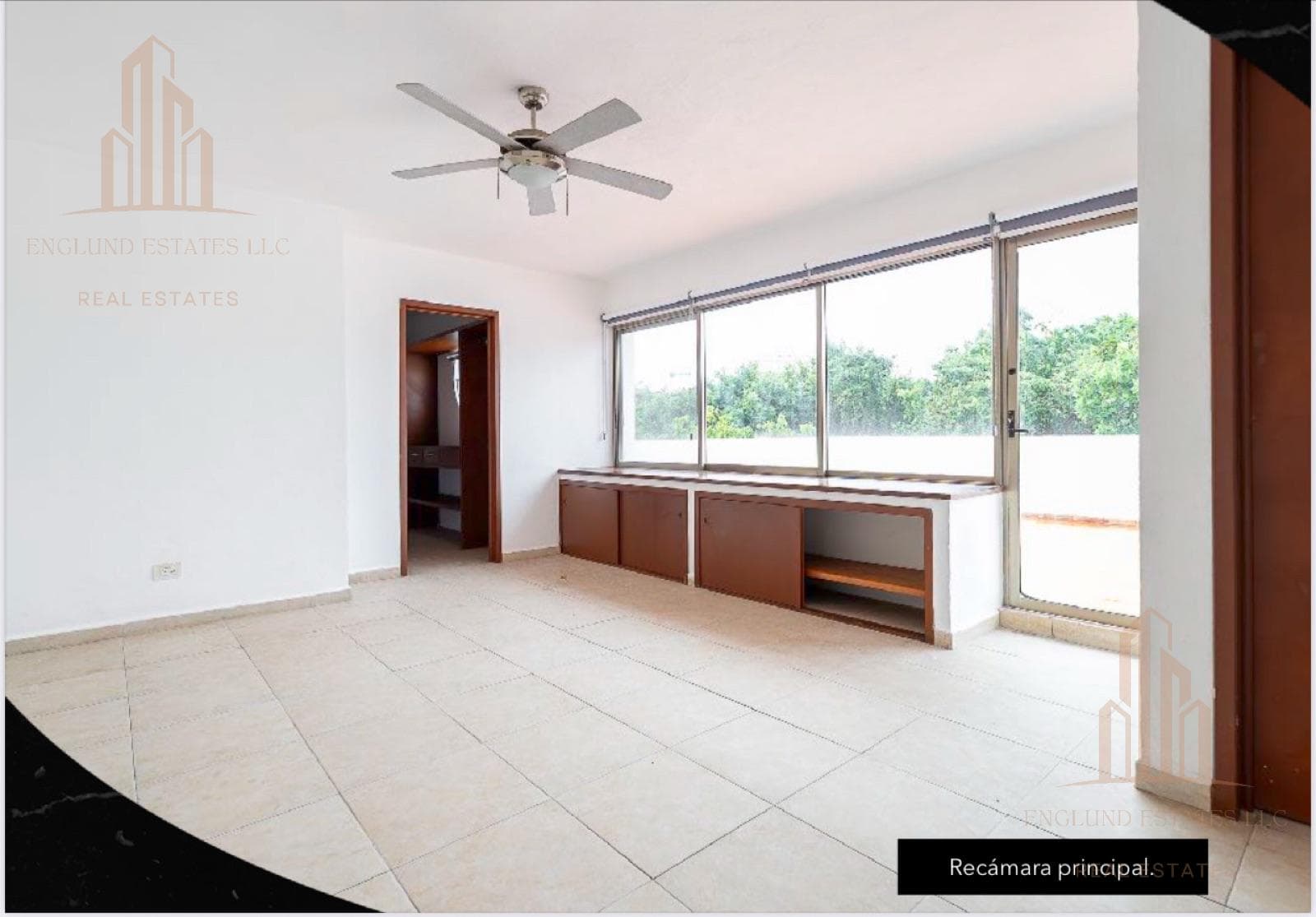 Two-story penthouse with 4 bedrooms, plus a studio and 4.5 bathrooms, near Plaza Las Américas