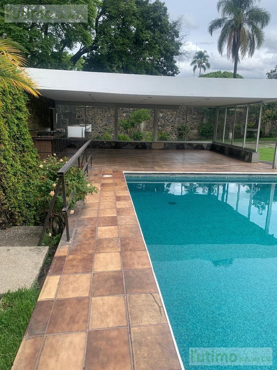 HOUSE FOR SALE, RENOVATION, CUERNAVACA