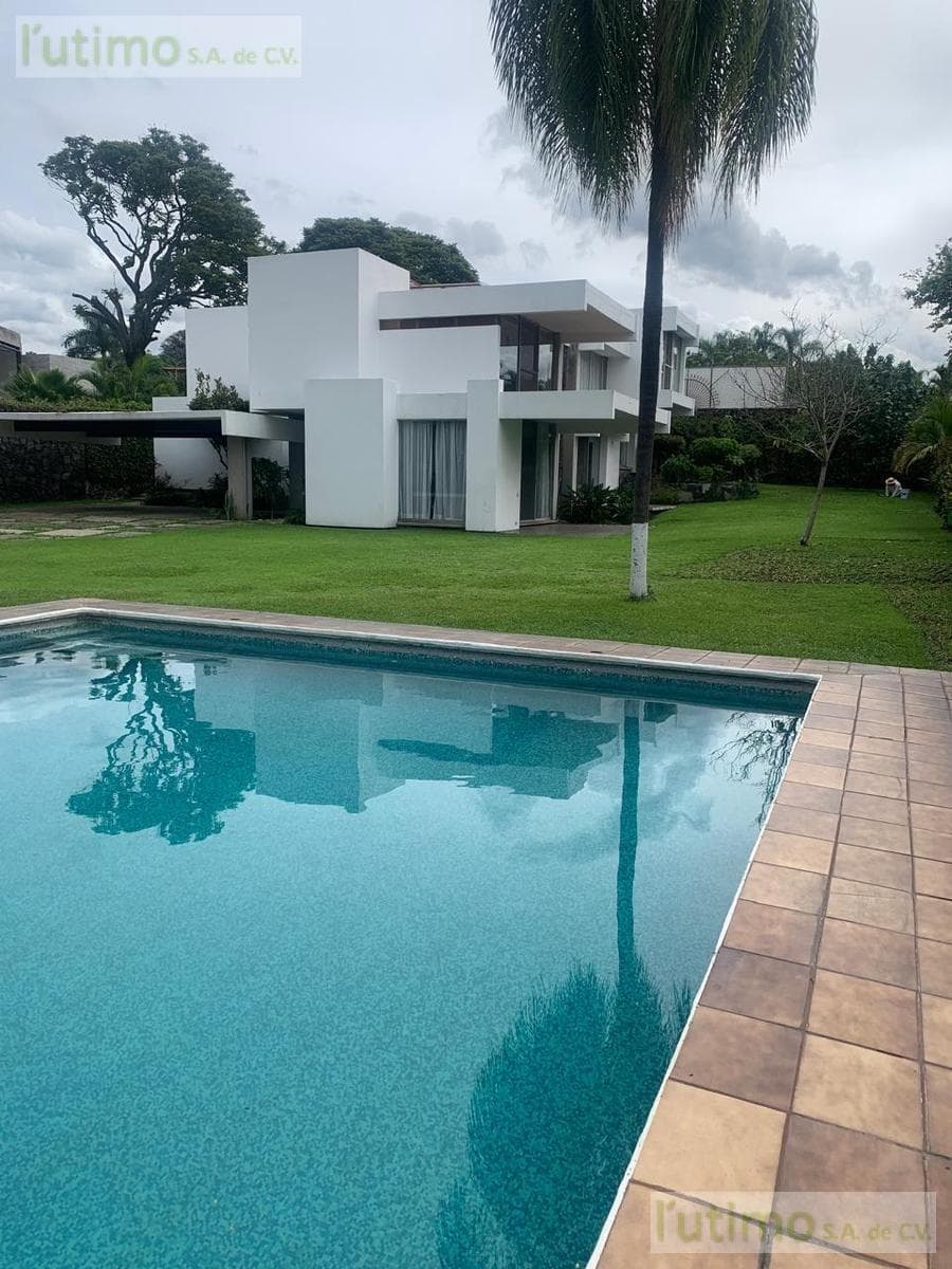 HOUSE FOR SALE, RENOVATION, CUERNAVACA