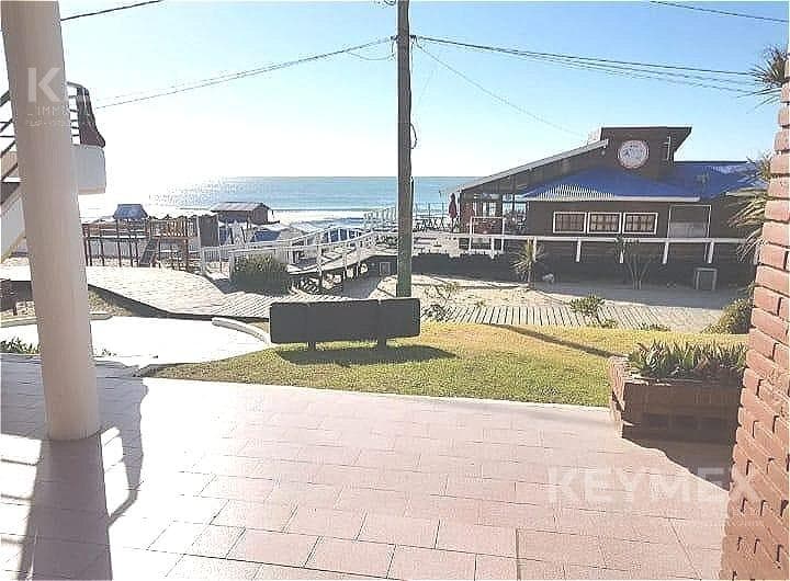 Beachfront triplex in downtown Gesell