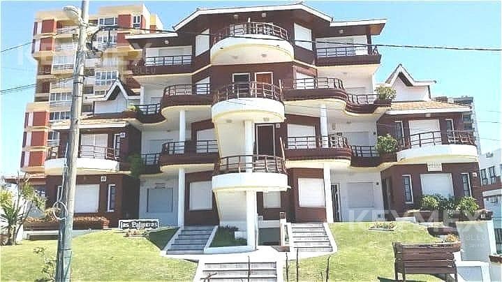 Beachfront triplex in downtown Gesell