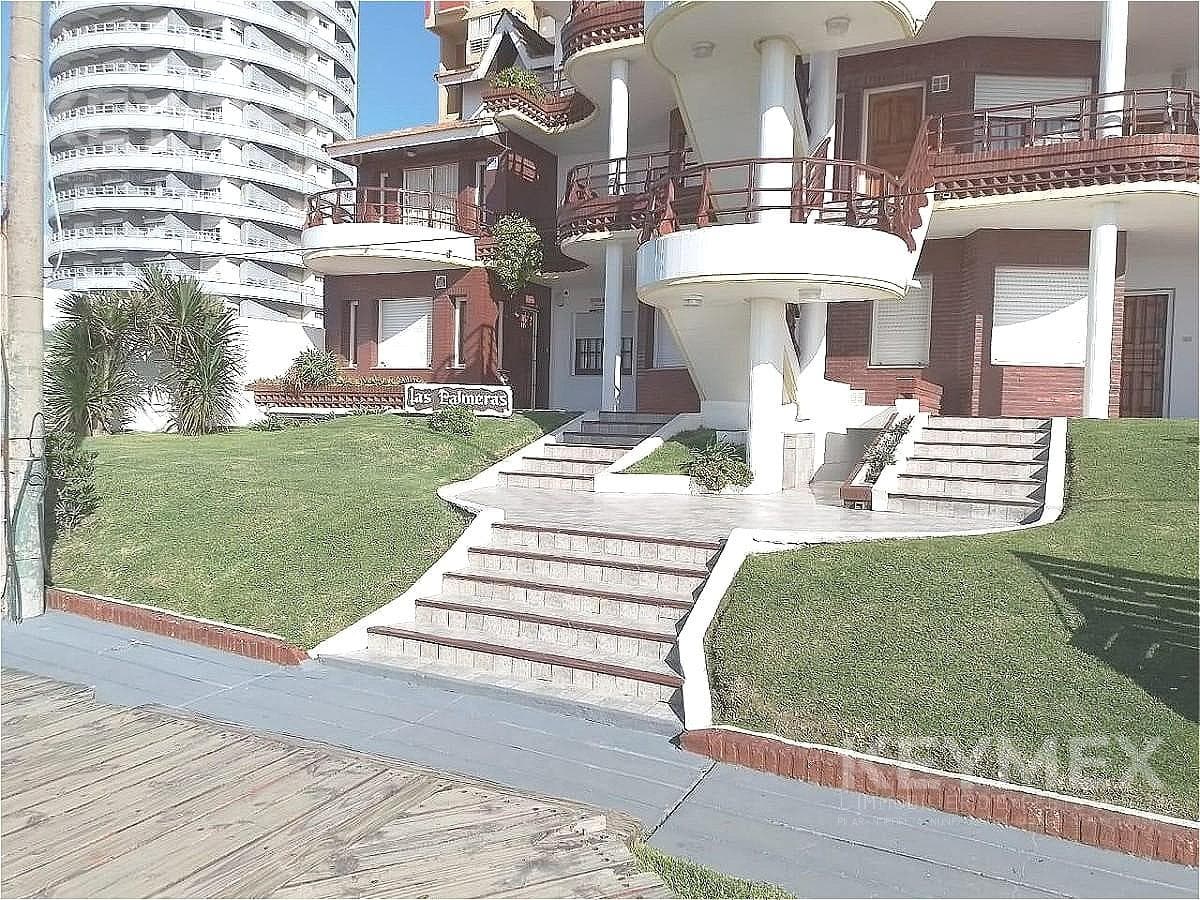Beachfront triplex in downtown Gesell