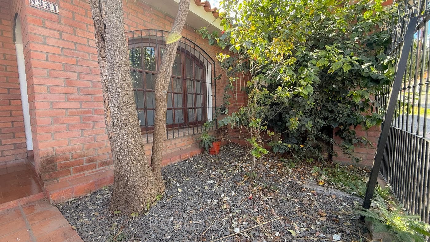 House for Sale: 4 Bedrooms, Tres Cerritos Neighborhood, Salta City
