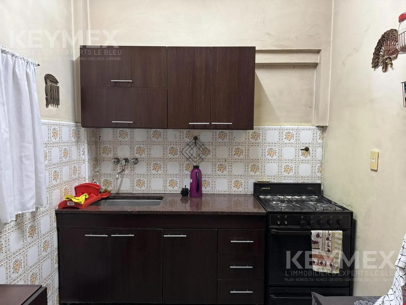 4-room corner house for sale | 3 bedrooms, 2 bathrooms, patio, and terrace