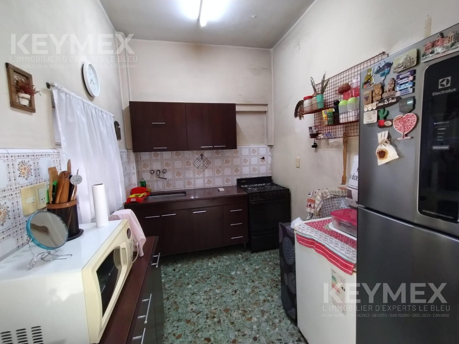 4-room corner house for sale | 3 bedrooms, 2 bathrooms, patio, and terrace