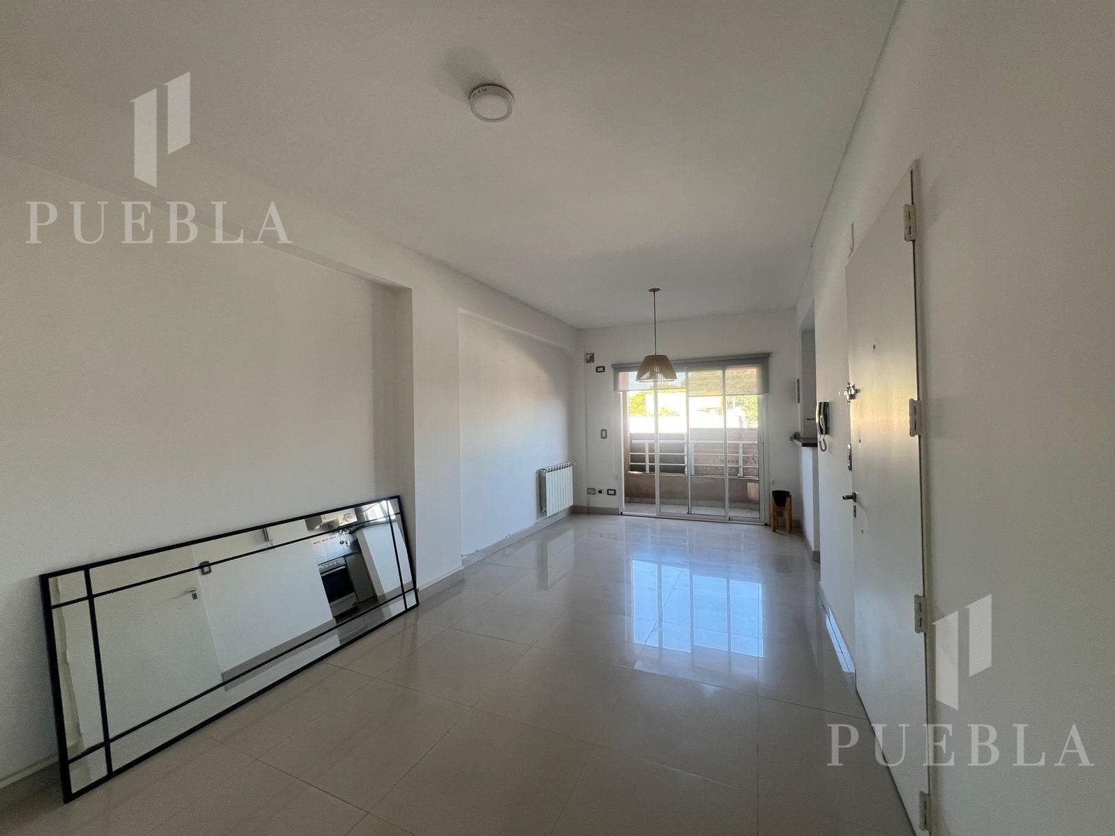 2-ROOM APARTMENT FOR SALE ON THE STREET SIDE WITH GARAGE - LOMAS DE ZAMORA