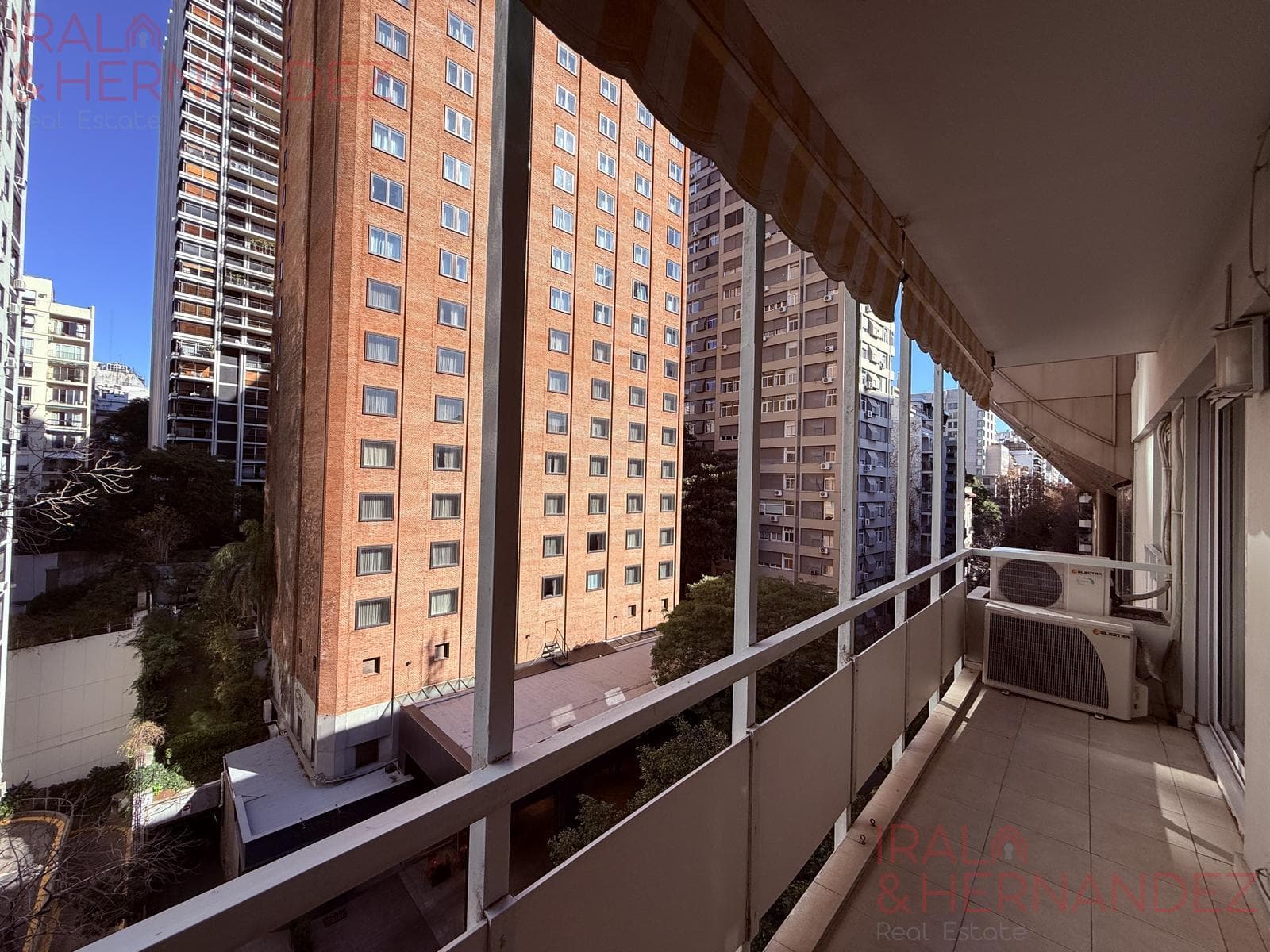 FURNISHED 3-ROOM APARTMENT FOR RENT – BALCONY – GARAGE – RECOLETA