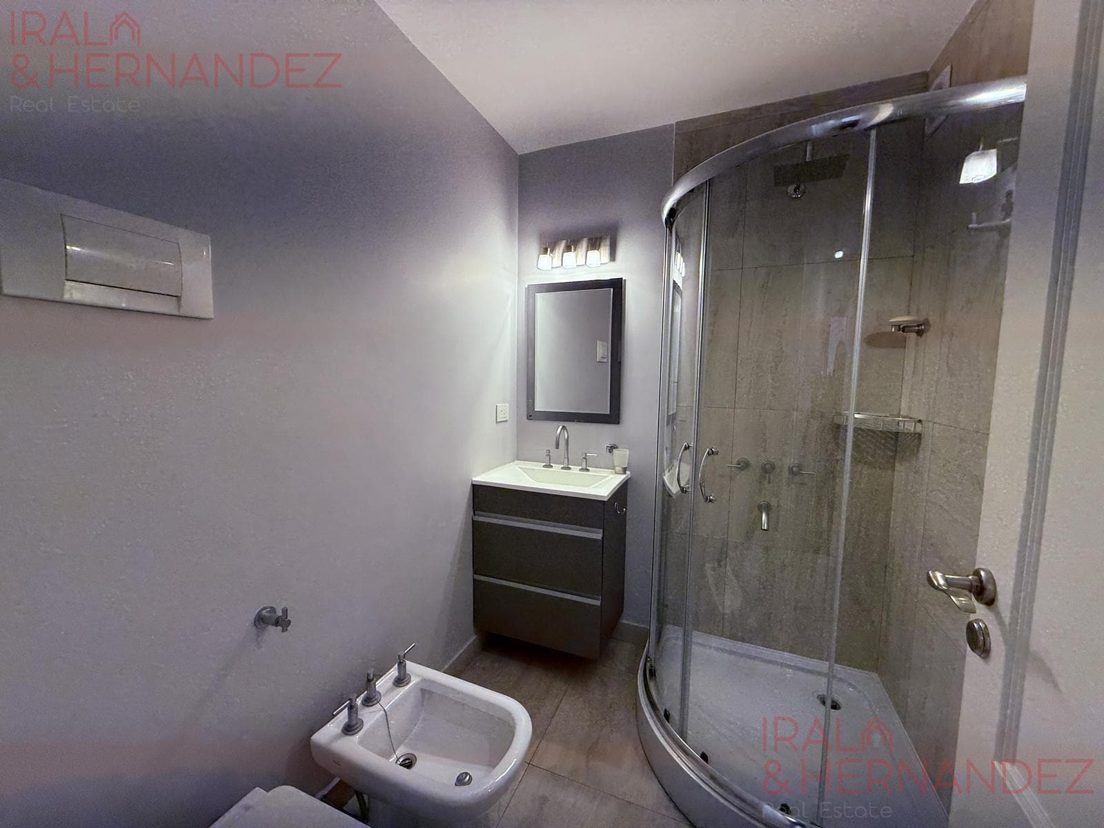 FURNISHED 3-ROOM APARTMENT FOR RENT – BALCONY – GARAGE – RECOLETA