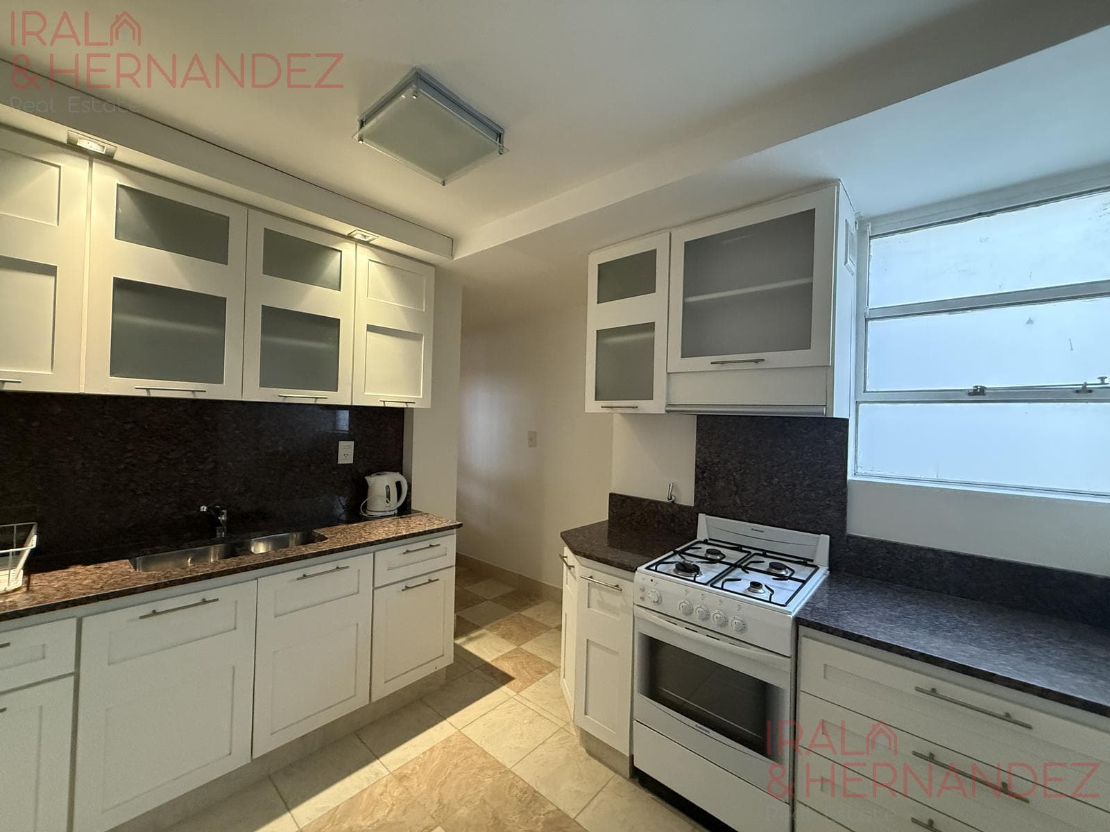 FURNISHED 3-ROOM APARTMENT FOR RENT – BALCONY – GARAGE – RECOLETA