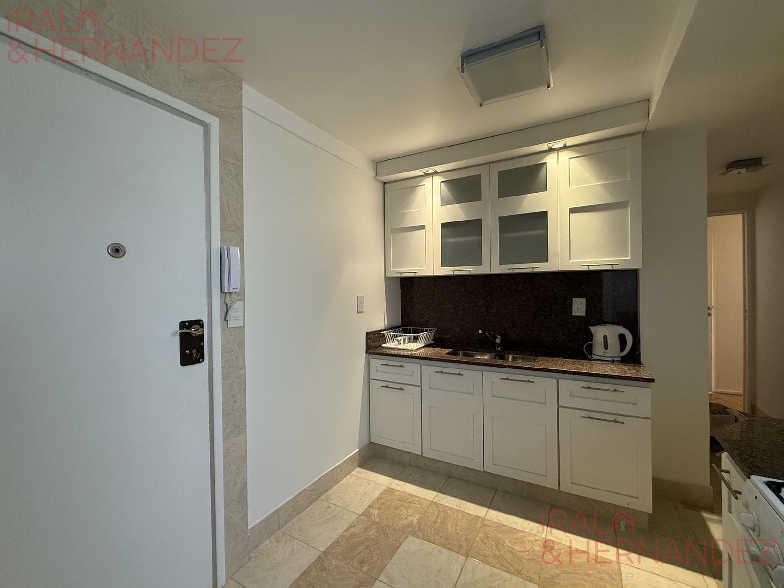 FURNISHED 3-ROOM APARTMENT FOR RENT – BALCONY – GARAGE – RECOLETA