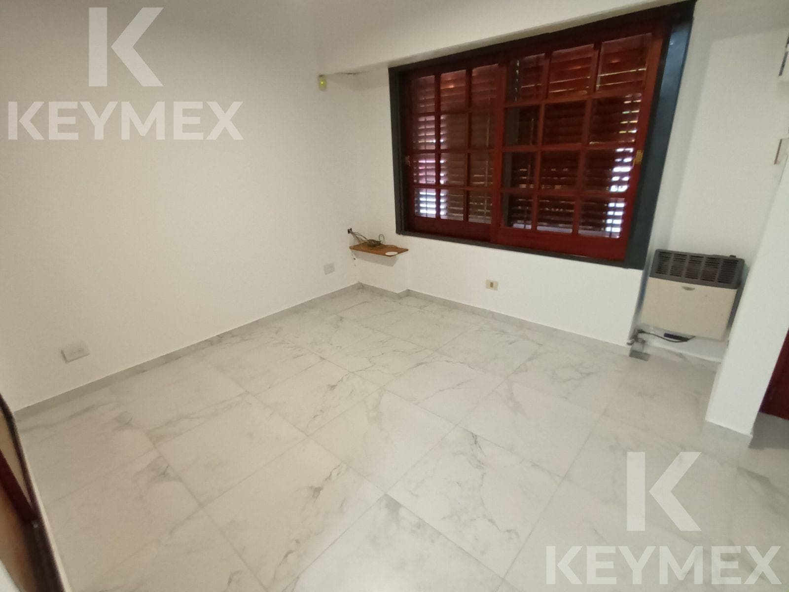 House for sale: 5 bedrooms, garage, Parque San Martin neighborhood, La Plata