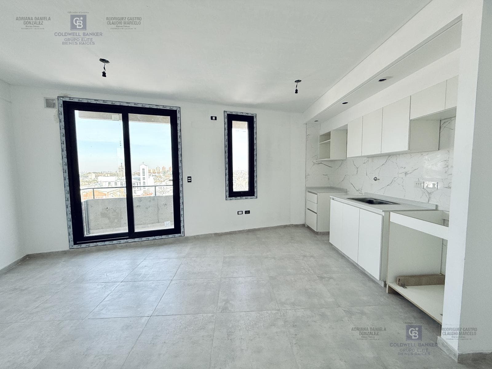 Apartment for Sale: 2 Bedrooms, 6th Floor