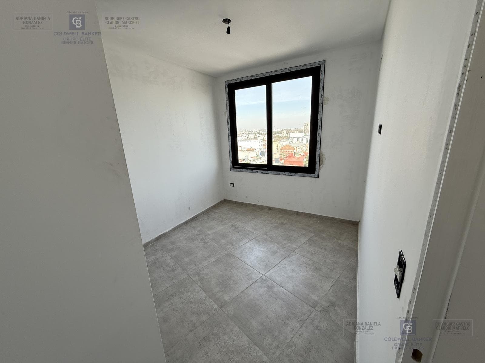 Apartment for Sale: 2 Bedrooms, 6th Floor