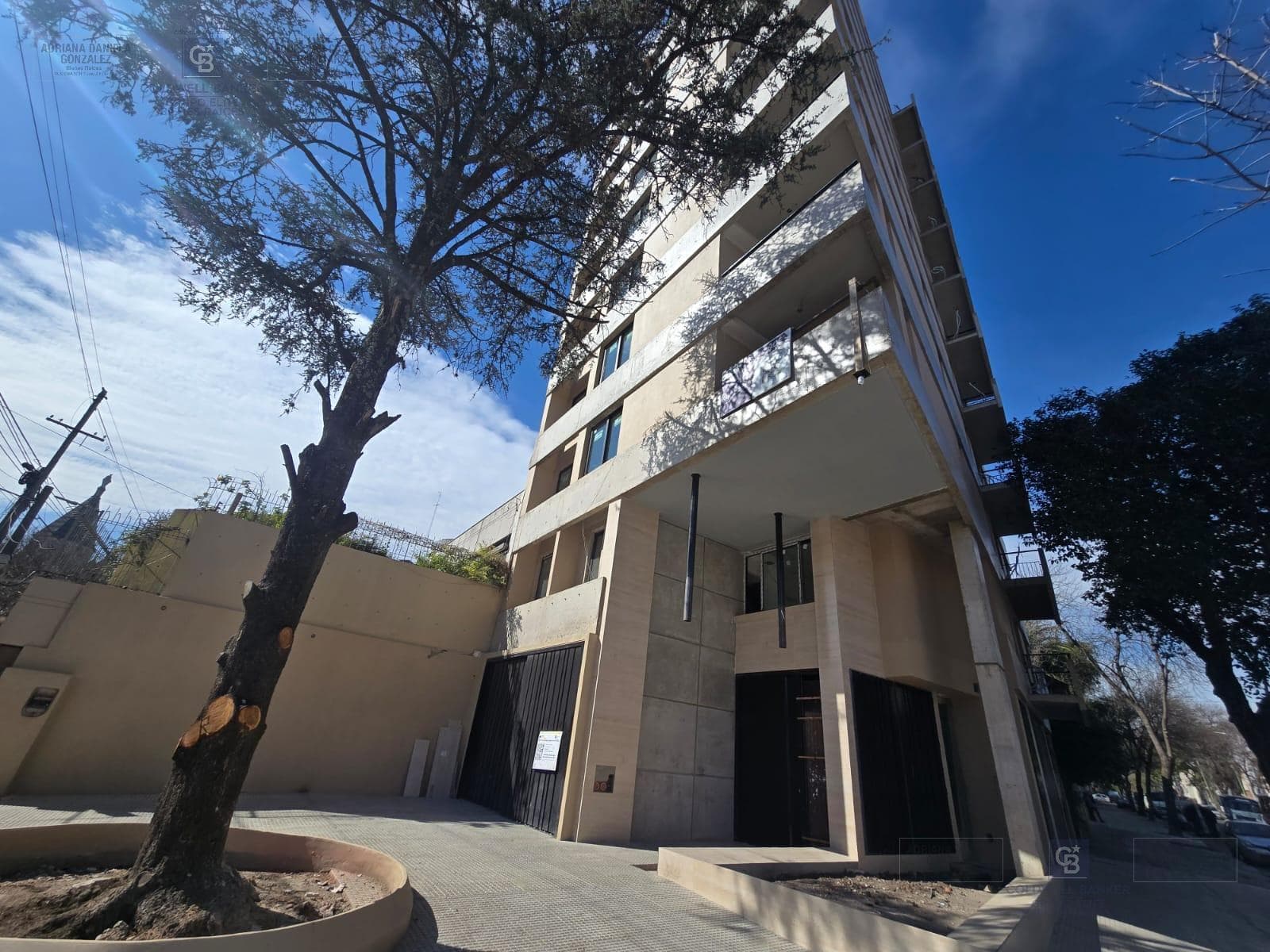 Apartment for Sale: 2 Bedrooms, 6th Floor