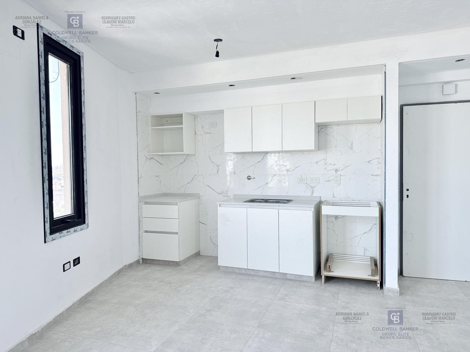 Apartment for Sale: 2 Bedrooms, 6th Floor