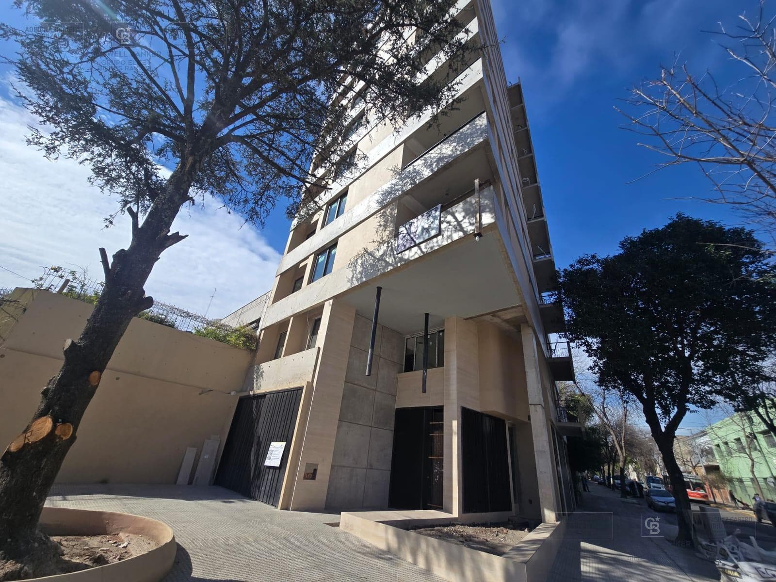 Apartment for Sale: 2 Bedrooms, 6th Floor