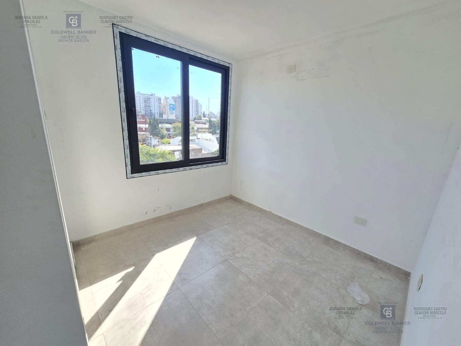Apartment for Sale: 2 Bedrooms, 6th Floor