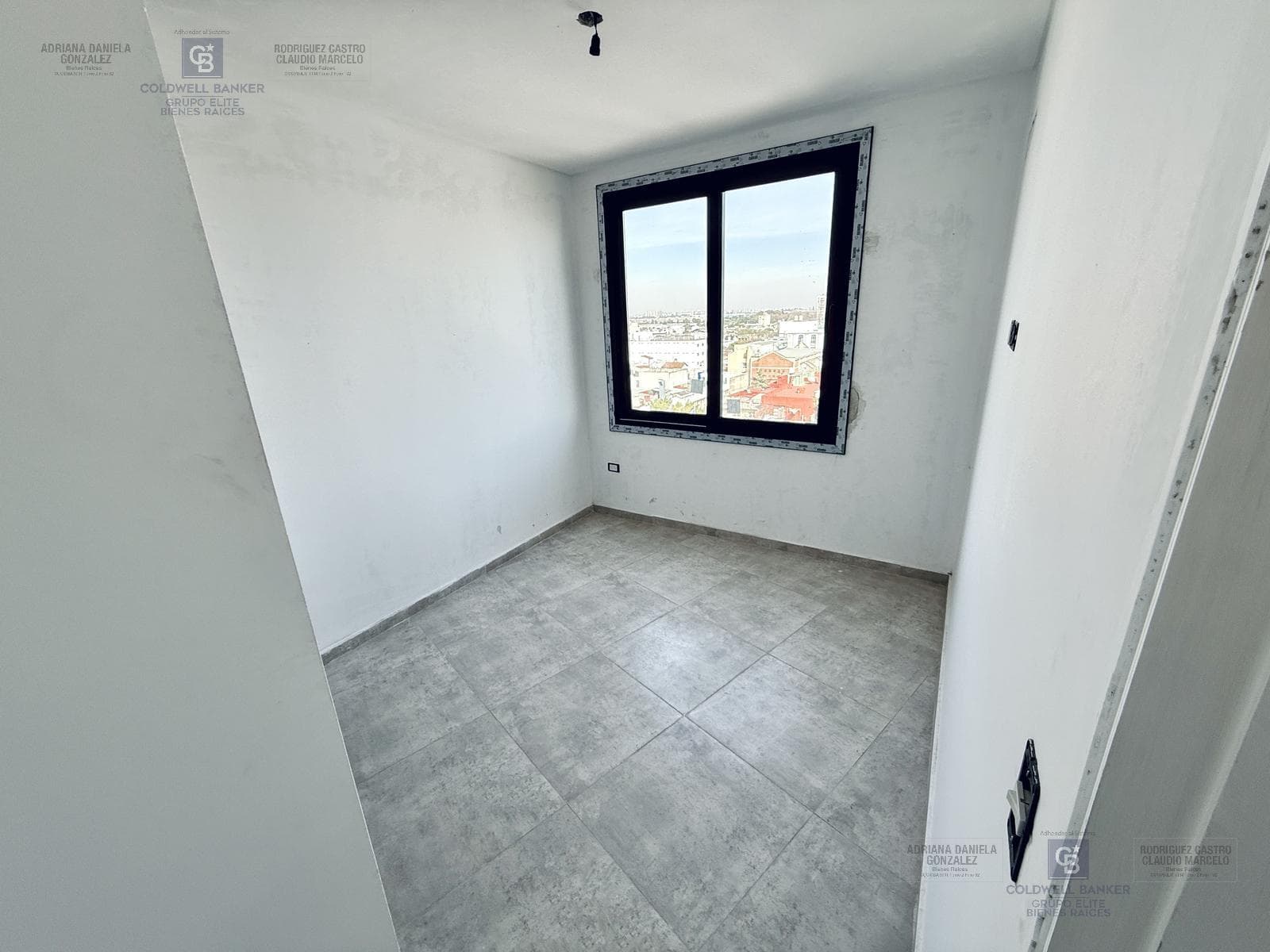 Apartment for Sale: 2 Bedrooms, 6th Floor