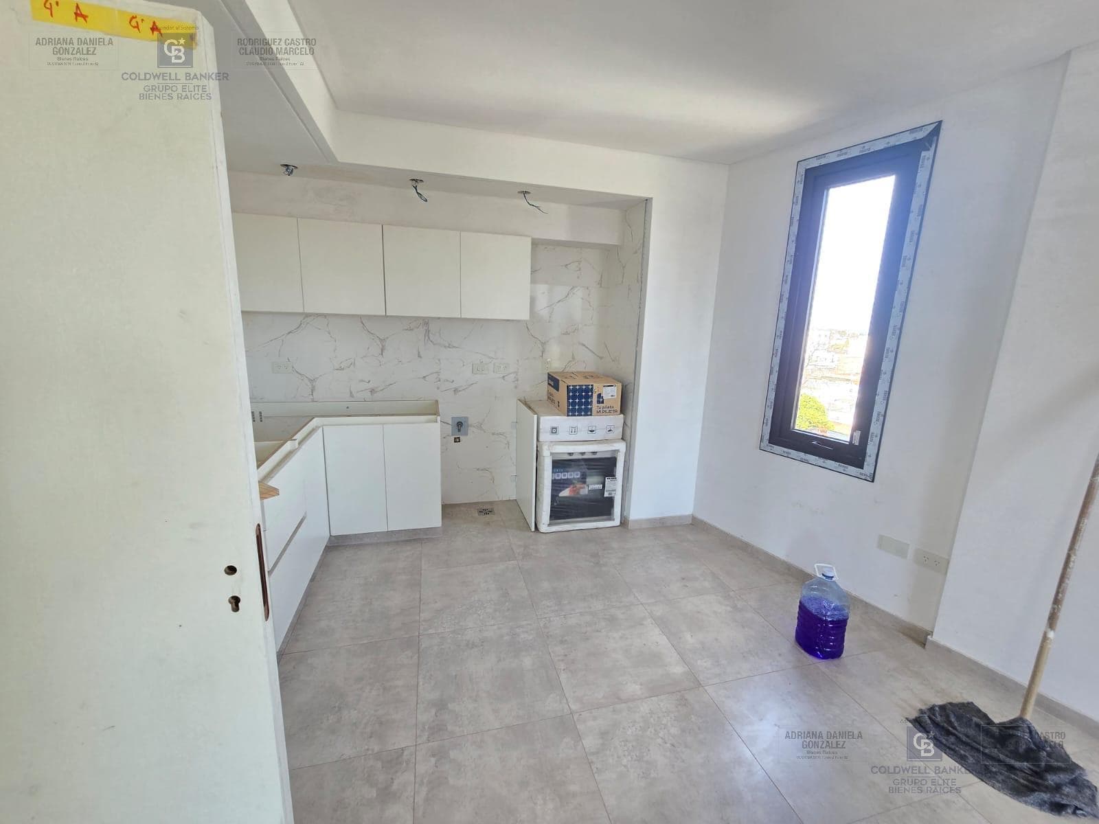 Apartment for Sale: 2 Bedrooms, 6th Floor