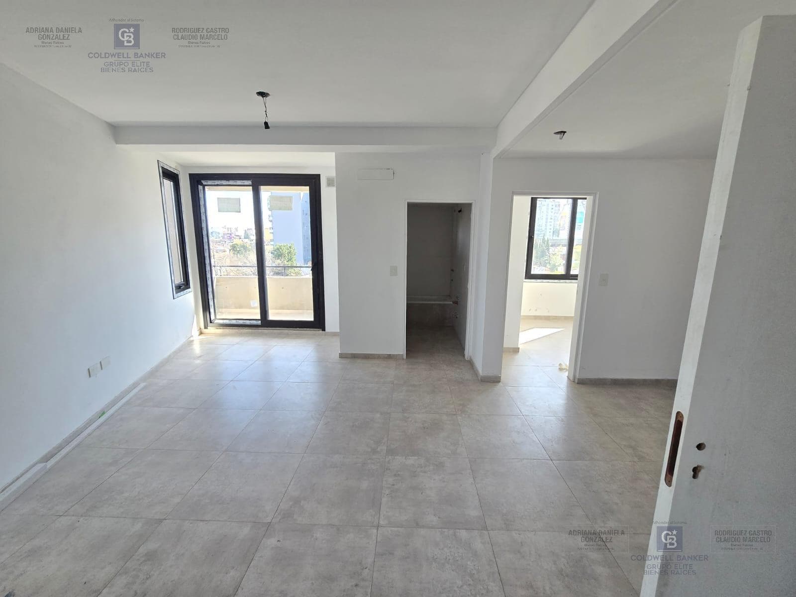 Apartment for Sale: 2 Bedrooms, 6th Floor