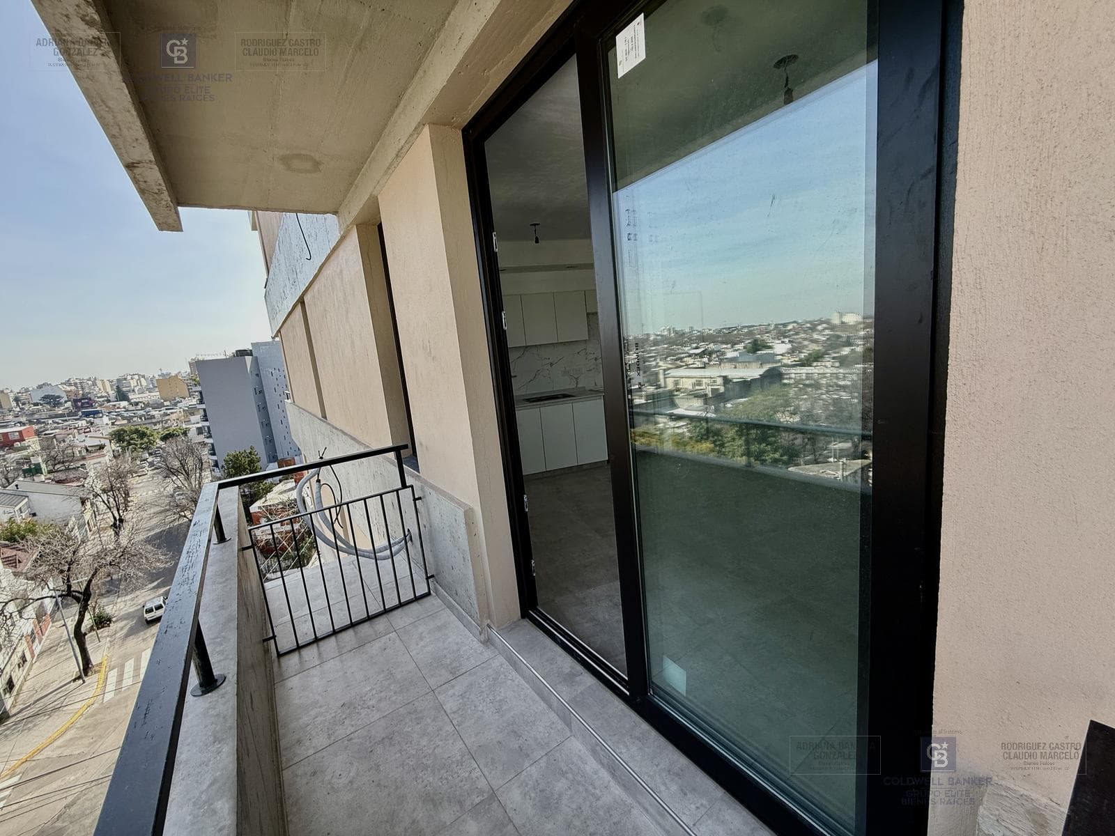Apartment for Sale: 2 Bedrooms, 6th Floor