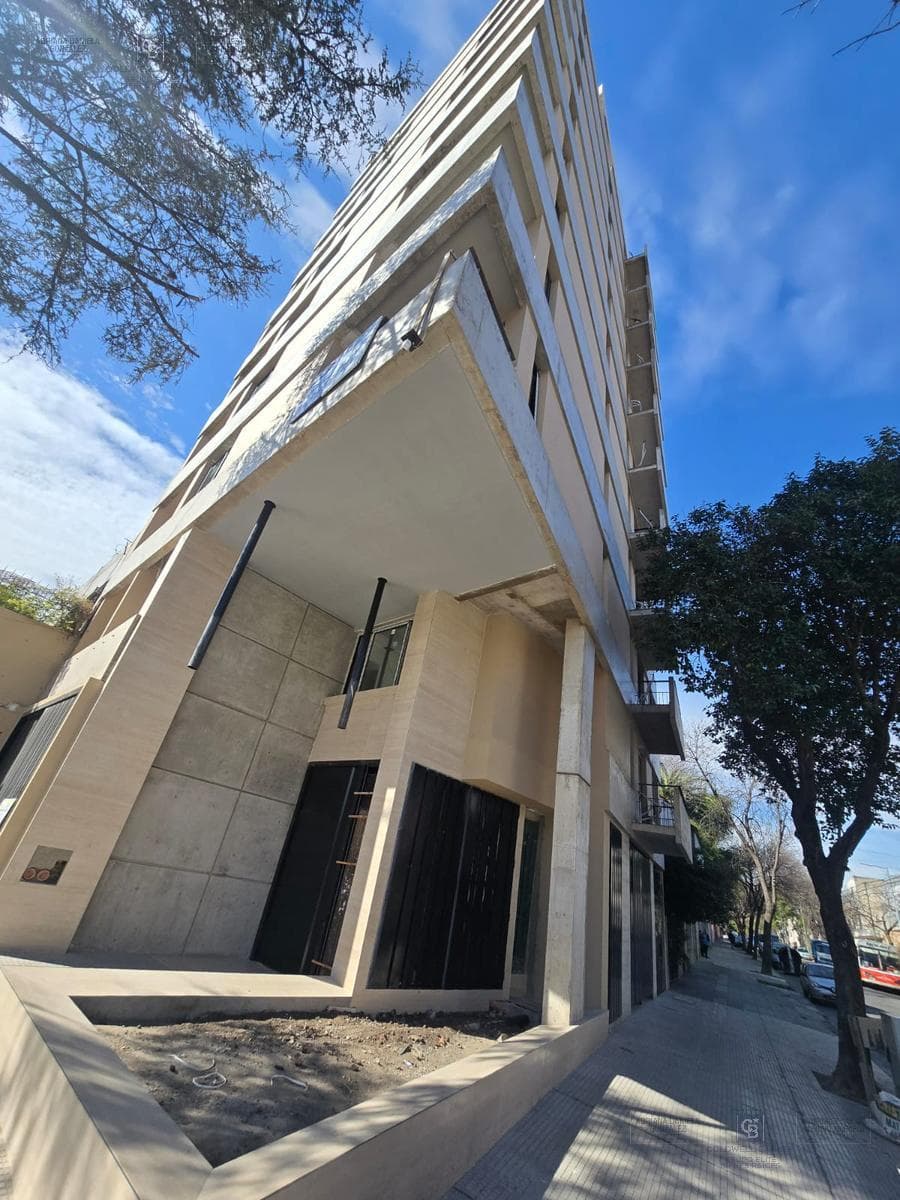 Apartment for Sale: 2 Bedrooms, 6th Floor