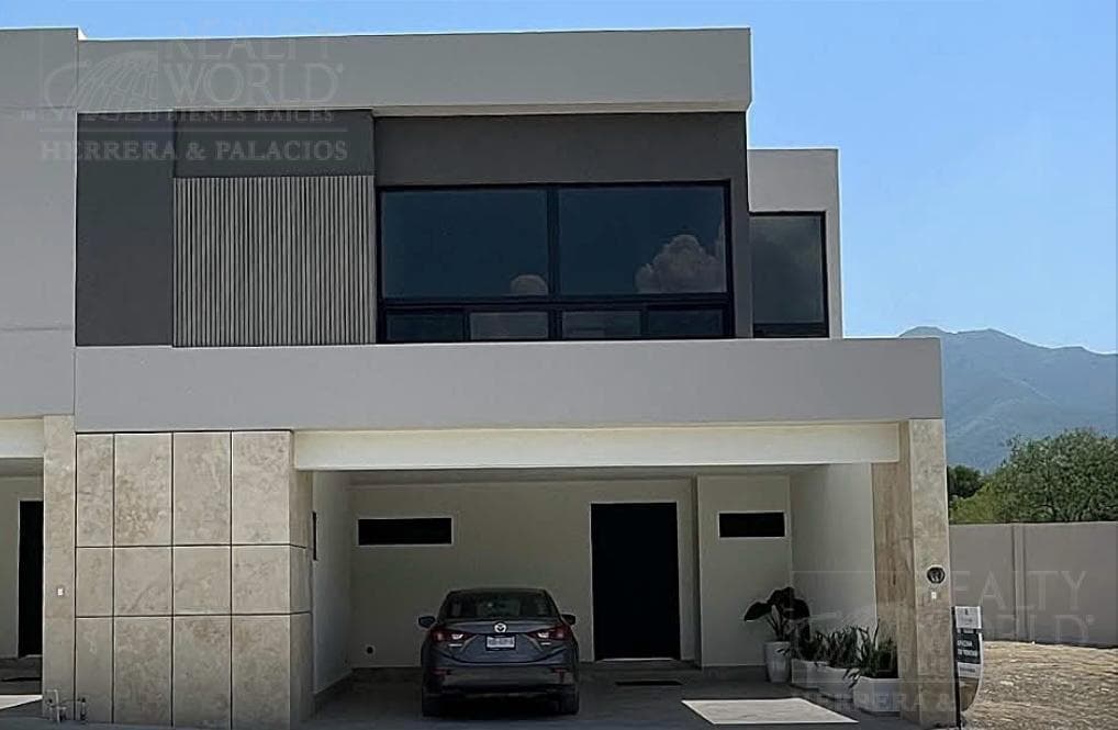 HOUSE FOR SALE IN SANTIAGO, NL
