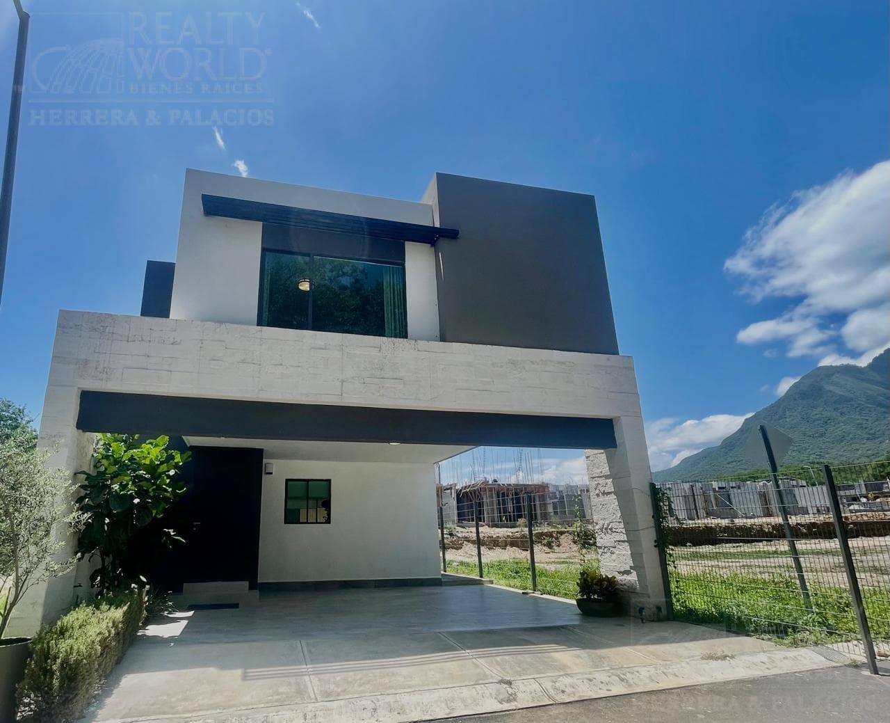 HOUSE FOR SALE IN SANTIAGO, NUEVO LEÓN