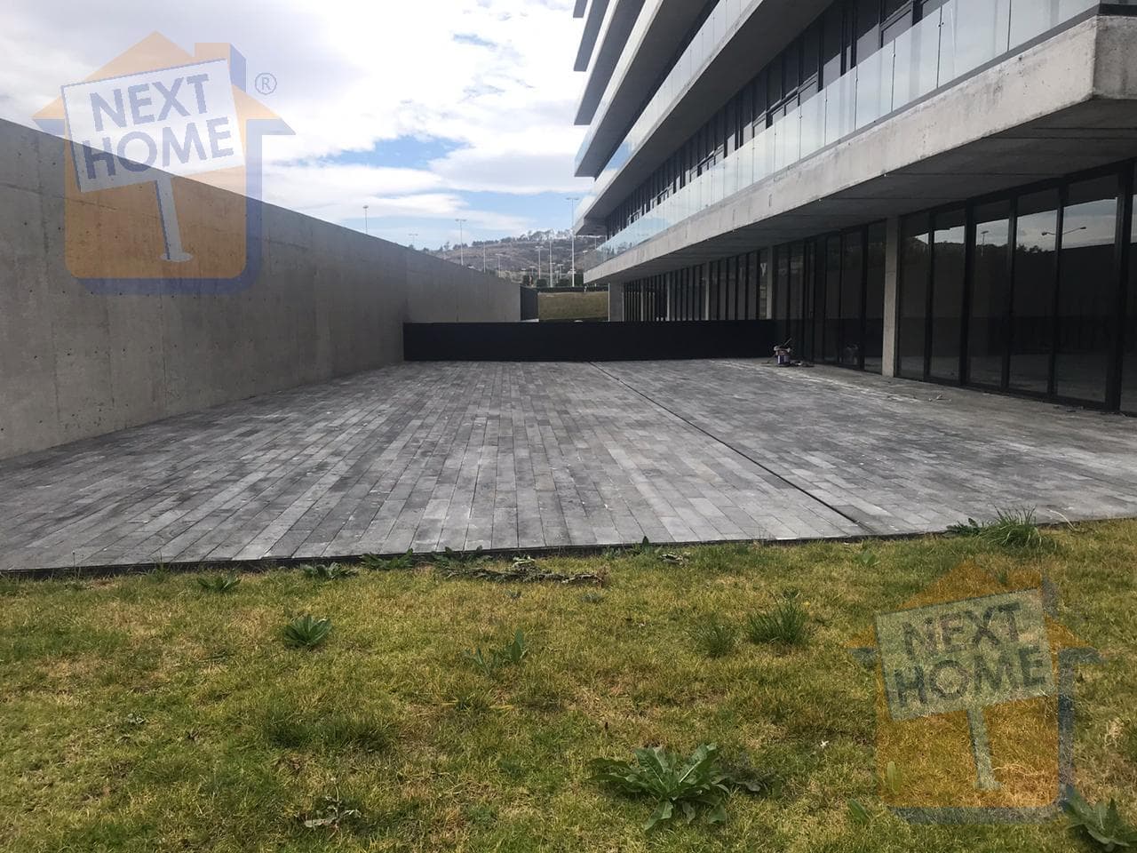 LOCAL RENTAL WITH A TERRACE IN ATIZAPÁN