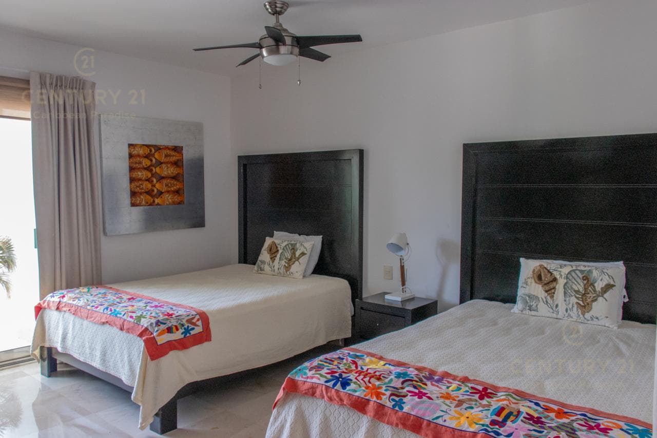 Departamento 3 Recamaras en Venta Via 38 Playa del Carmen | Rooftop Privado Cerca del Mar | P4427