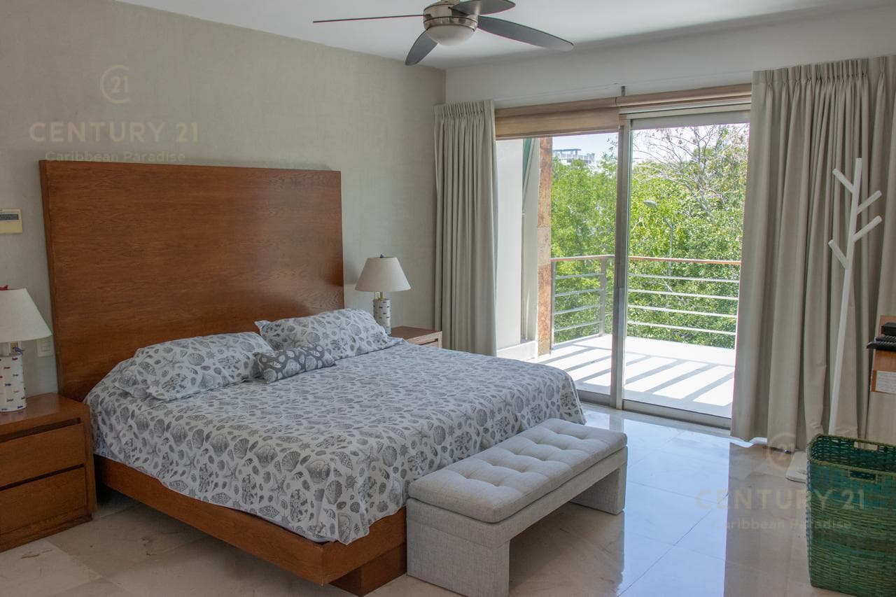 Departamento 3 Recamaras en Venta Via 38 Playa del Carmen | Rooftop Privado Cerca del Mar | P4427