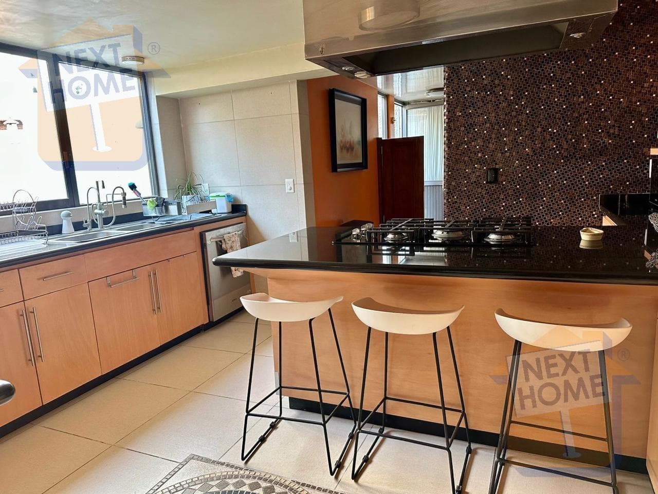 HOUSE FOR SALE IN LOMAS DE LA HERRADURA