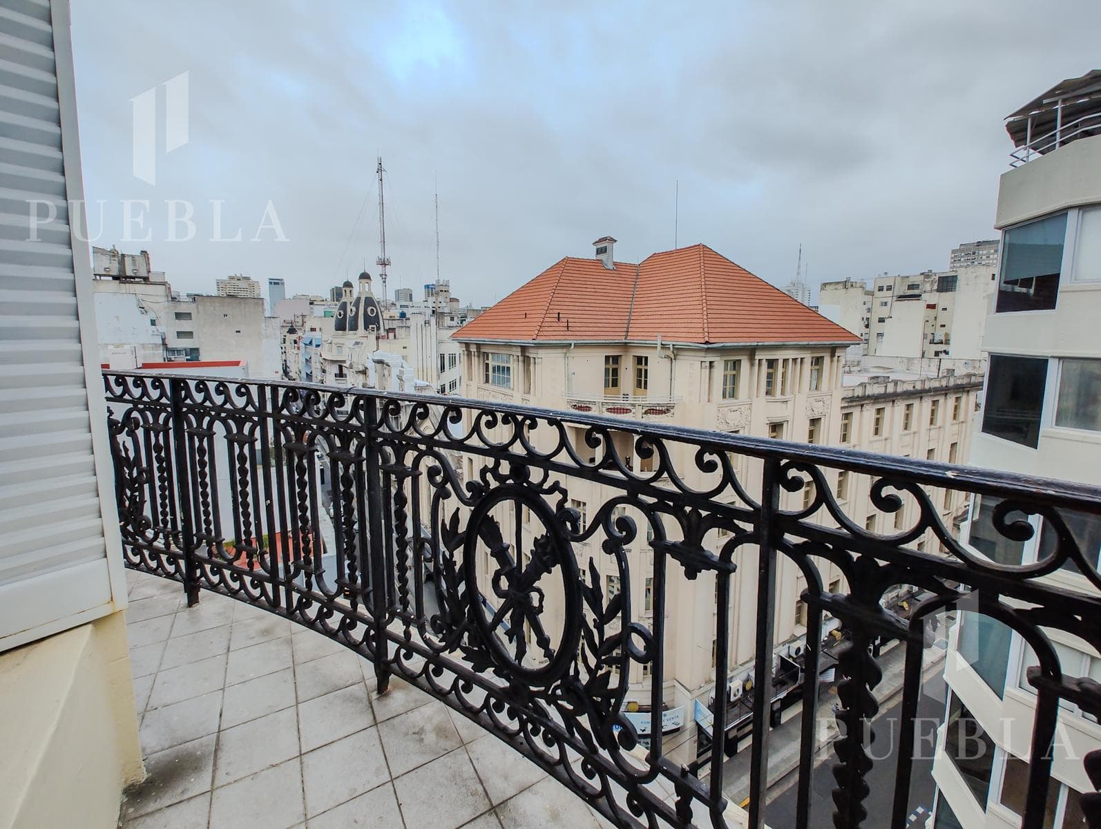 En Venta Semipiso 4 Amb de Estilo Frances, Totalmente Remodelado